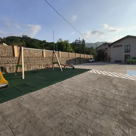 De - La Plaza 파네스